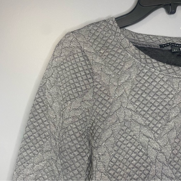 Chic Minimalist Twentyfourseven Grey Textured Pullover Sweater Cozy & Stylish - Picture 2 of 12